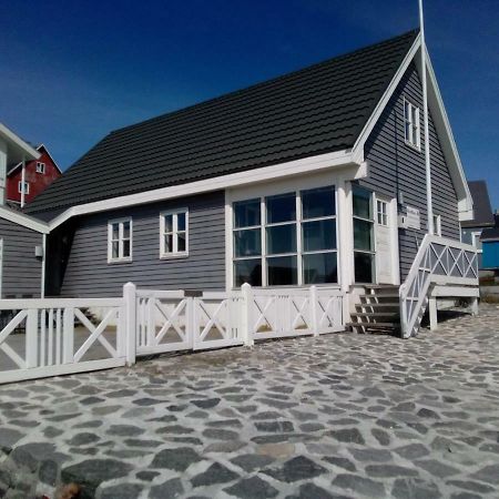 Hotel Nuuk - Apartment Nanoq Exterior photo